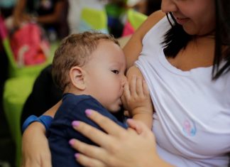 Study: Poor moms breastfeed for shorter time