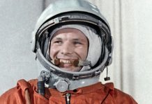 April 1961: Yuri Gagarin makes first manned space flight April 1961: Yuri Gagarin makes first manned space flight