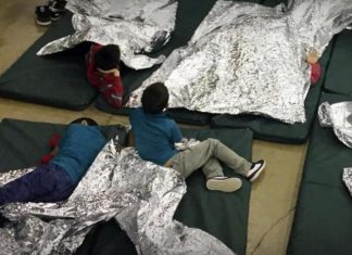 Growing fears at Mexican border over family separations (Details)