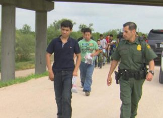 Border Patrol agents say they're being treated unfairly during national immigration controversy (Details)