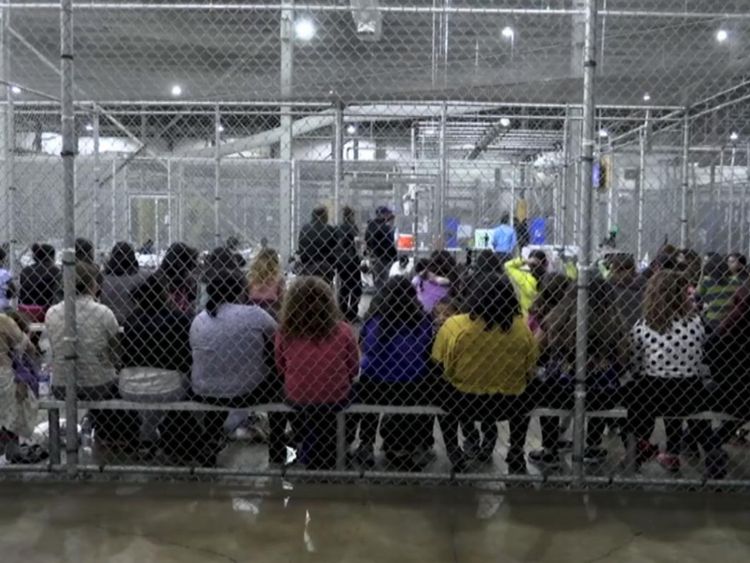 Migrant children in a cage in the US