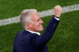 Soccer Football - World Cup - Group C - France vs Peru - Ekaterinburg Arena, Yekaterinburg, Russia - June 21, 2018   France coach Didier Deschamps celebrates after the match                  REUTERS/Andrew Couldridge     TPX IMAGES OF THE DAY