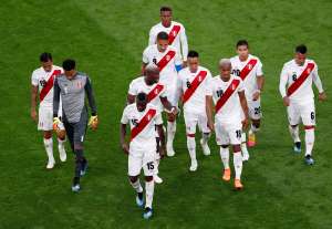 Soccer Football - World Cup - Group C - France vs Peru - Ekaterinburg Arena, Yekaterinburg, Russia - June 21, 2018   Peru's Andre Carrillo and team mates leave the pitch at half time          REUTERS/Andrew Couldridge     TPX IMAGES OF THE DAY