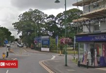 Horse-drawn carriage crashes into Ascot shop (Details)