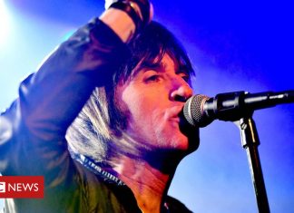 Johnny Marr returns to save us from ourselves (Details)