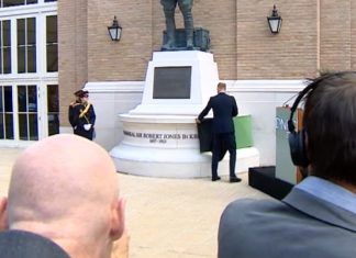 PM and Prince William at military rehabilitation handover (Details)