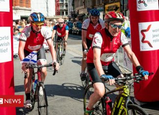 Kindertransport refugee who fled Nazis retraces journey (Details)