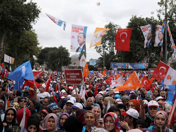 Supporters at Mr Erdogan&#39;s rally