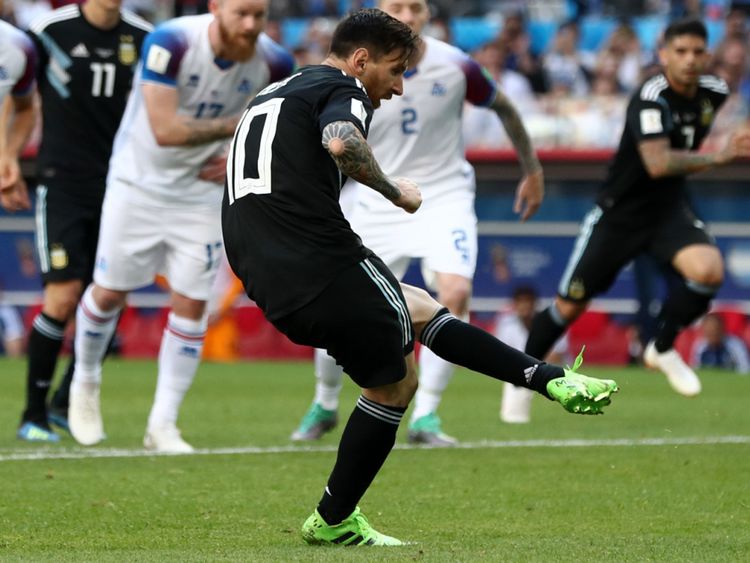 Lionel Messi fails to convert from the spot against Iceland