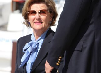 Queen Sonja visits royal viking ruins – (Details)