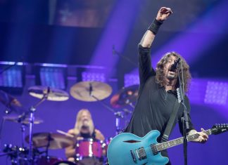 Watch a meteorite fall from the sky during a Foo Fighters show (News)