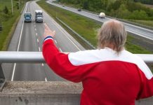 Report: Freddie Wilson isn’t dead — and he’s still waving from his overpass