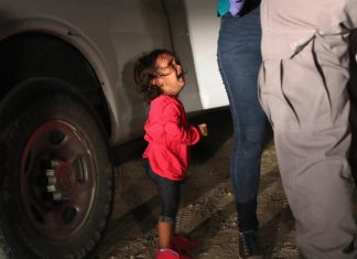 Border Patrol agents detain migrants near U.S.-Mexico border – Border children: Immigrant families in crisis – Pictures (Details)