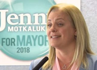 Report: Keep Portage and Main closed, maybe even ditch Southwest Transitway, mayoral candidate says