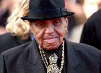 Joe Jackson is ‘on his deathbed’ at the age of 89 (News)