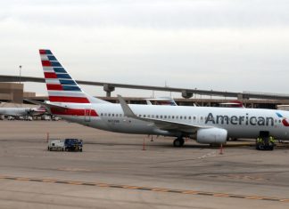 American Airlines facing questions about transporting immigrant kids (Details)