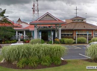 Restaurant manager sacked after calling police to ensure black women paid bill (Details)