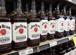 EU hits back as retaliatory tariffs come into force (Details)