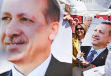 Final campaign push ahead of historic election in Turkey (Details)