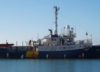 Migrant rescue vessel Lifeline stranded with no port (Details)