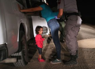 Trump set to end migrant family separations (Details)