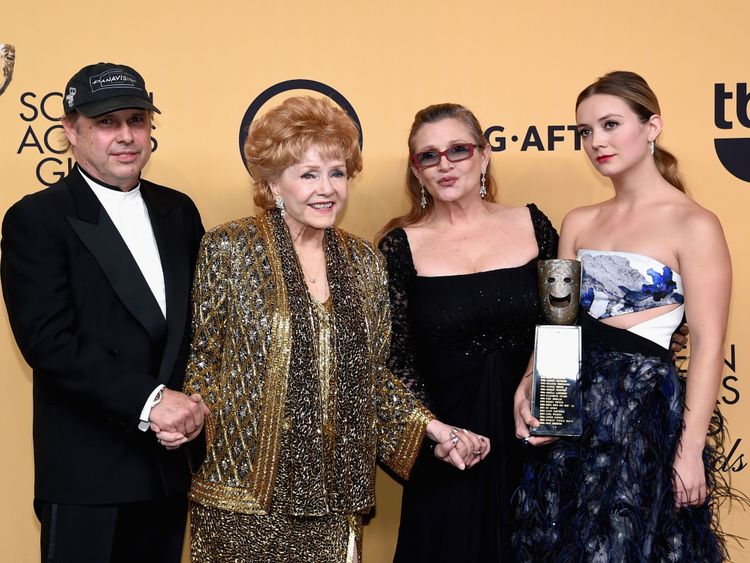 Todd Fisher with mother Debbie Reynolds, sister Carrie Fisher and niece Billie Lourd in 2015