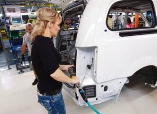 Report: Auto tariffs could cost Canada 160,000 jobs, TD estimates