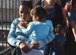 Immigrants at the border hold out hope for asylum despite policy chaos (Details)