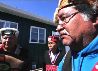 Report: Dzawada’enuxw First Nation seeks injunction to stop renewal of fish farm licences