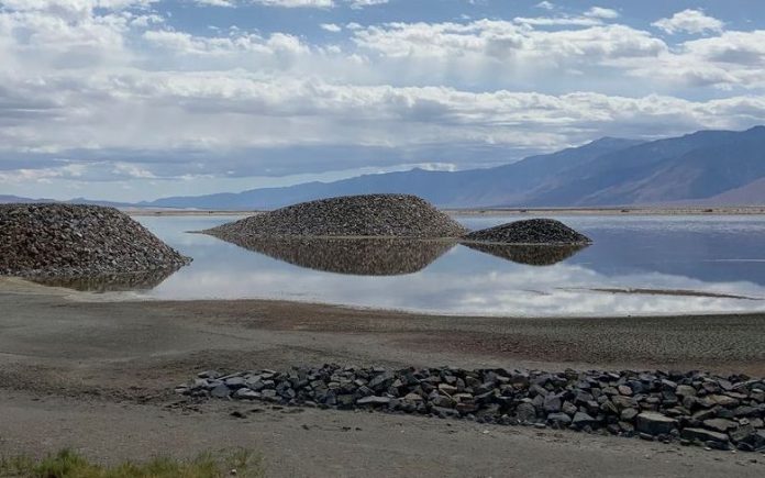 Study Effort to limit dust pollution in Owens Valley is advancing Study: Effort to limit dust pollution in Owens Valley is advancing
