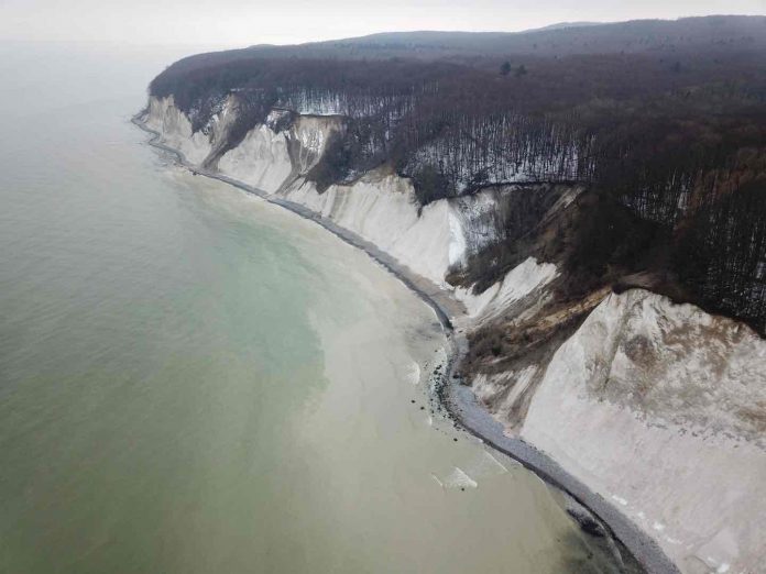 Study: Failures of Germany's largest cliff coast sensed by seismometers
