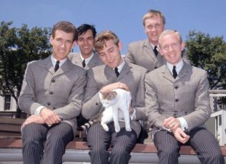 Barron Knights’ Pete Langford: The Beatles’ classic Hey Jude ‘didn’t blow us away’ | Music | Entertainment – challenge