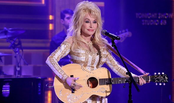 DOLLY PARTON CHRISTMAS SONG ALBUM MUSIC COUNTRY US