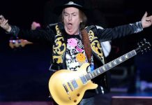 Slade’s Dave Hill recalls being band’s extravagant showman | Music | Entertainment – challenge