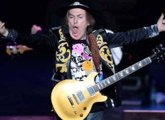 Slade’s Dave Hill recalls being band’s extravagant showman | Music | Entertainment – challenge