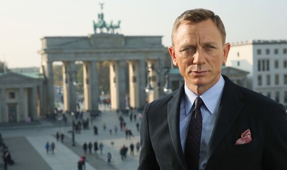 NEW JAMES BOND NO TIME TO DIE DANIEL CRAIG 007 UK